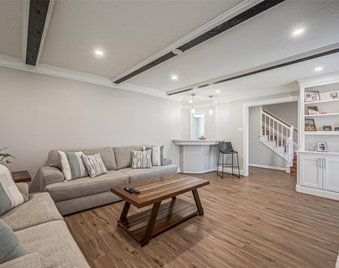 15211 Camino Del Sol Drive - Photo Thumbnail 15