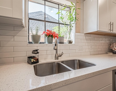 15211 Camino Del Sol Drive - Photo Thumbnail 7