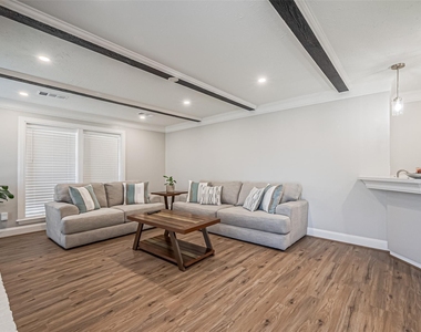 15211 Camino Del Sol Drive - Photo Thumbnail 14