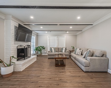 15211 Camino Del Sol Drive - Photo Thumbnail 13