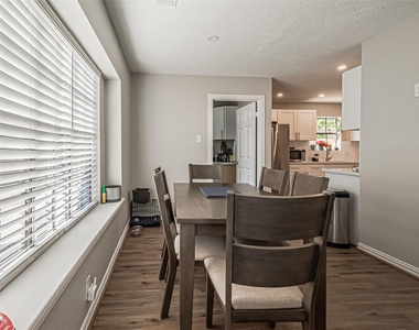 15211 Camino Del Sol Drive - Photo Thumbnail 11