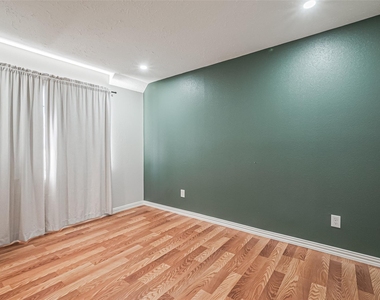15211 Camino Del Sol Drive - Photo Thumbnail 33