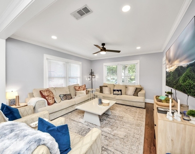 916 W Cottage Street - Photo Thumbnail 10