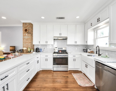 916 W Cottage Street - Photo Thumbnail 14