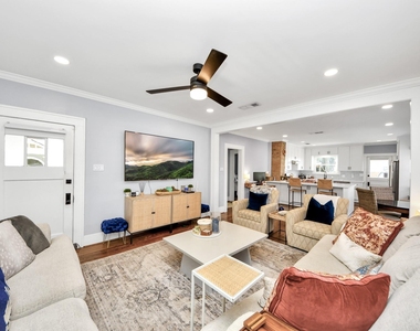 916 W Cottage Street - Photo Thumbnail 8