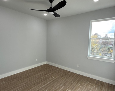 3101 Live Oak Street - Photo Thumbnail 18