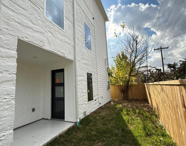 3101 Live Oak Street - Photo Thumbnail 24