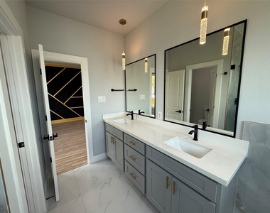 3101 Live Oak Street - Photo Thumbnail 11