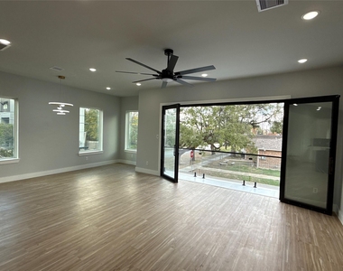 3101 Live Oak Street - Photo Thumbnail 21