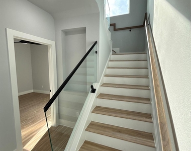 3101 Live Oak Street - Photo Thumbnail 17
