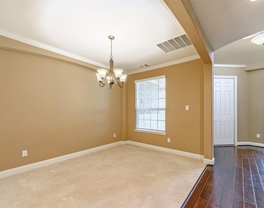 4607 Rockton Hills Lane - Photo Thumbnail 7