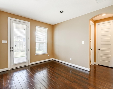 4607 Rockton Hills Lane - Photo Thumbnail 24