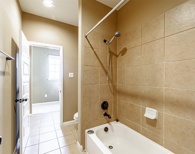4607 Rockton Hills Lane - Photo Thumbnail 39