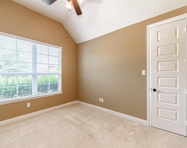 4607 Rockton Hills Lane - Photo Thumbnail 3