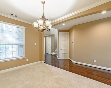 4607 Rockton Hills Lane - Photo Thumbnail 8