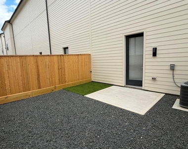 17318 N Eldridge Parkway - Photo Thumbnail 4