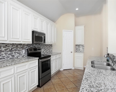 6214 Southcott Court - Photo Thumbnail 10