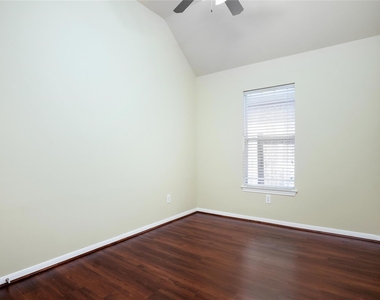 6214 Southcott Court - Photo Thumbnail 18