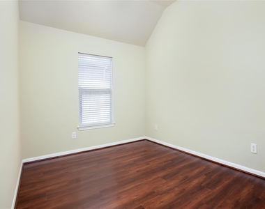 6214 Southcott Court - Photo Thumbnail 20