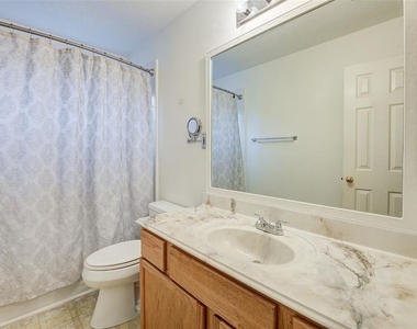 17015 Maricella Circle - Photo Thumbnail 20