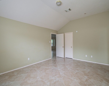 11714 Sweet Willow Court - Photo Thumbnail 18