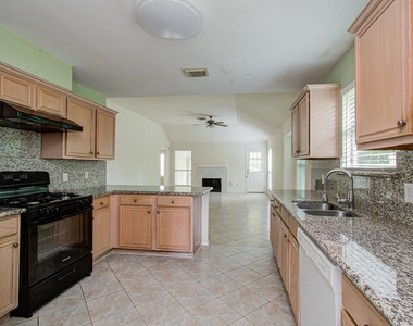 11714 Sweet Willow Court - Photo Thumbnail 7