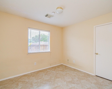 11714 Sweet Willow Court - Photo Thumbnail 24