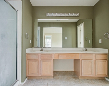 11714 Sweet Willow Court - Photo Thumbnail 28