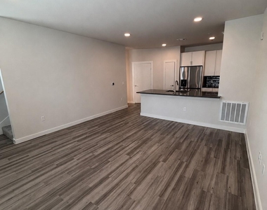 17318 N Eldridge Parkway - Photo Thumbnail 8