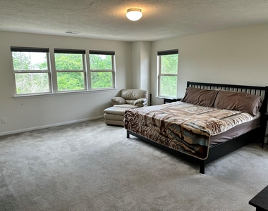 1172 Clonmore Court - Photo Thumbnail 12