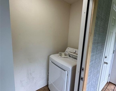 614 Ross Street - Photo Thumbnail 11