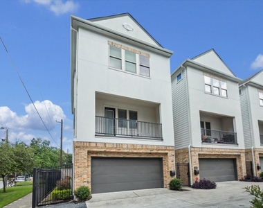 1412 Cleburne Street - Photo Thumbnail 2