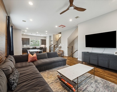 1412 Cleburne Street - Photo Thumbnail 10