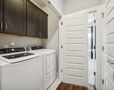 1412 Cleburne Street - Photo Thumbnail 28