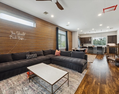 1412 Cleburne Street - Photo Thumbnail 9