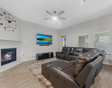 11702 Glossy Oak Lane - Photo Thumbnail 19