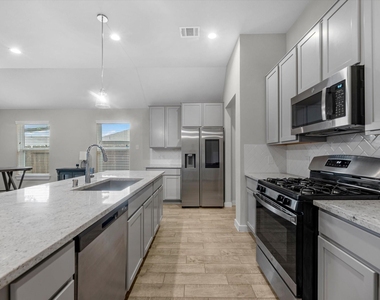11702 Glossy Oak Lane - Photo Thumbnail 6