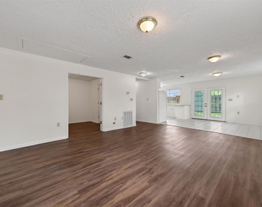 418 Texas Street - Photo Thumbnail 10