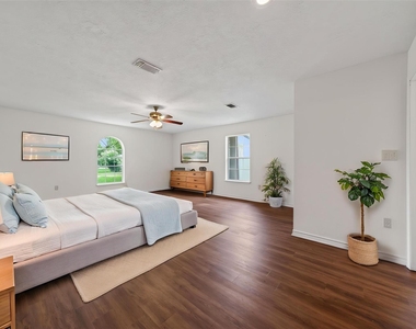 418 Texas Street - Photo Thumbnail 2