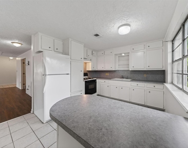 418 Texas Street - Photo Thumbnail 16