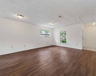 418 Texas Street - Photo Thumbnail 11