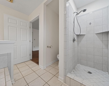 418 Texas Street - Photo Thumbnail 7