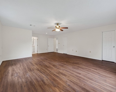 418 Texas Street - Photo Thumbnail 4