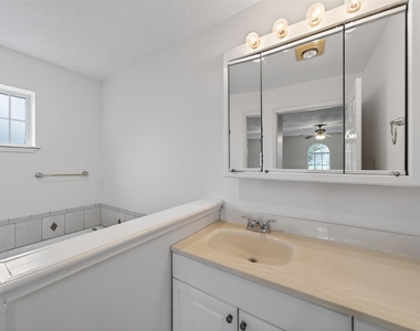 418 Texas Street - Photo Thumbnail 18