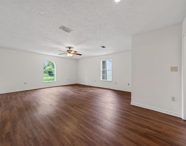 418 Texas Street - Photo Thumbnail 3