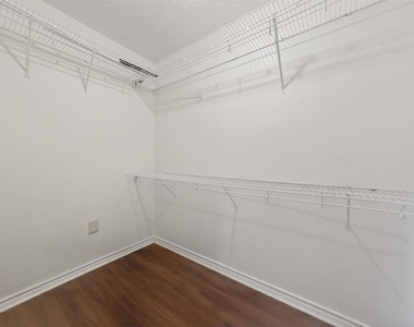 418 Texas Street - Photo Thumbnail 5