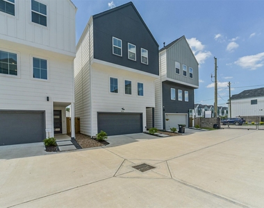 8321 Springwood Canyon Lane - Photo Thumbnail 3