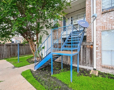3900 Woodchase Drive - Photo Thumbnail 27