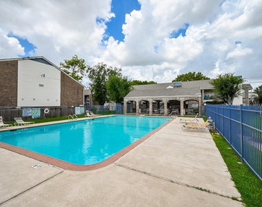 3900 Woodchase Drive - Photo Thumbnail 29