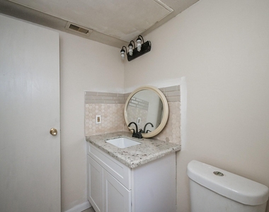 3900 Woodchase Drive - Photo Thumbnail 18
